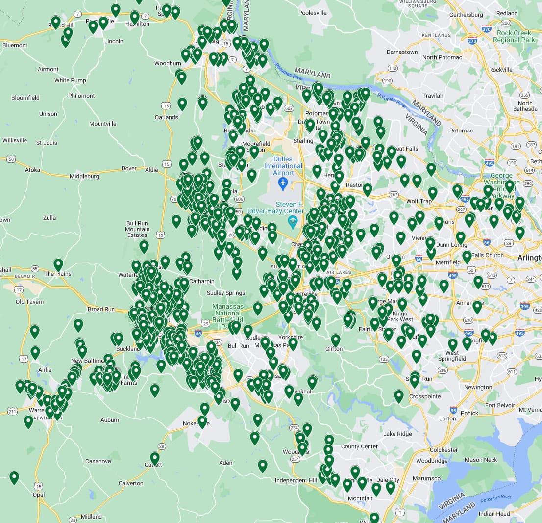 Map of Northern Virginia covered in green markers, one for each lawn serviced by Simply Turf